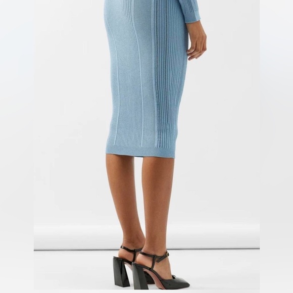 Balmain - Picture 2 of 2